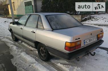 Седан Audi 100 1986 в Владимир-Волынском