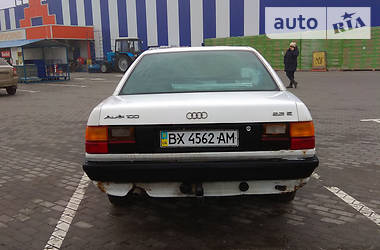 Седан Audi 100 1988 в Шепетовке