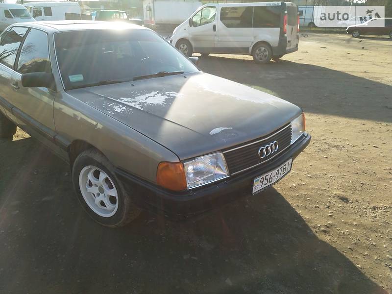 Седан Audi 100 1988 в Ямполе