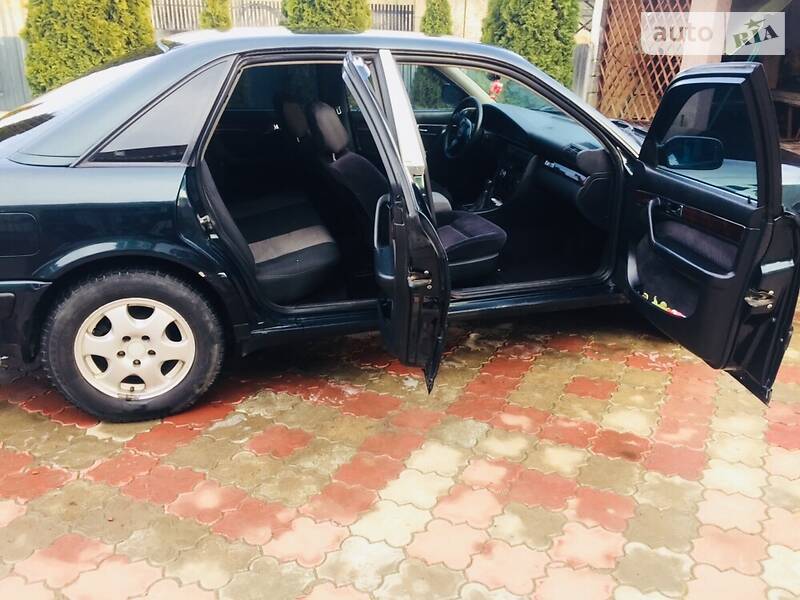 Седан Audi 100 1993 в Ужгороді