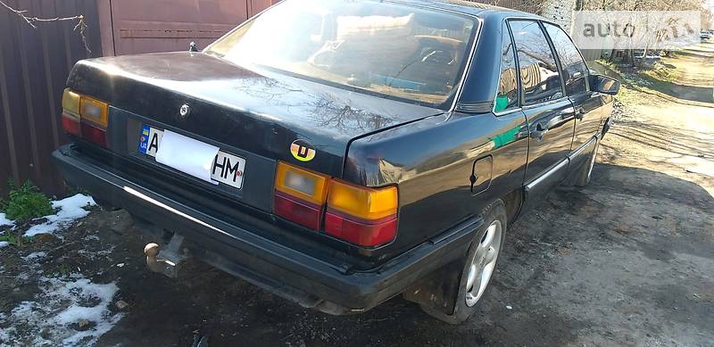 Седан Audi 100 1986 в Харькове