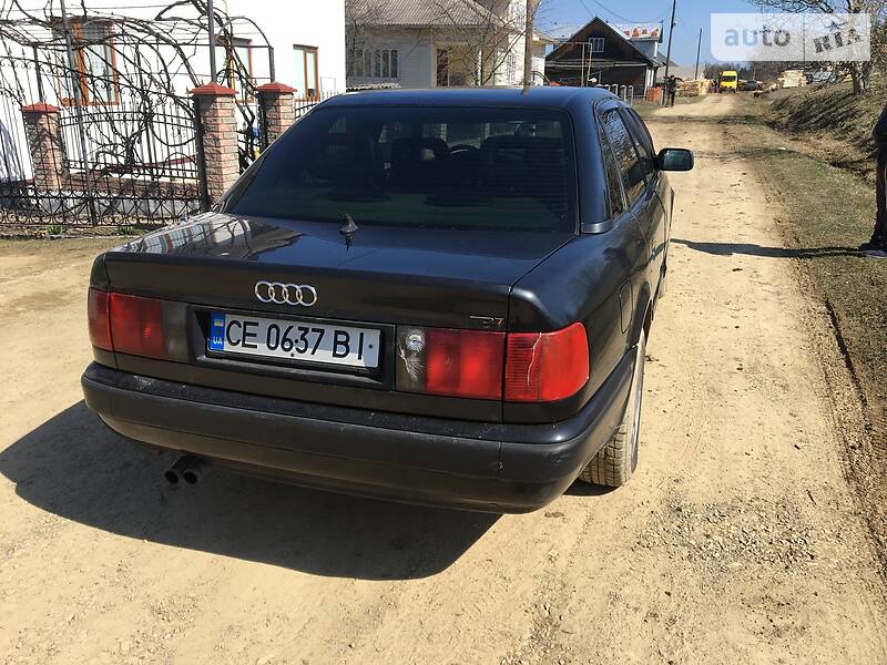 Седан Audi 100 1993 в Вижниці