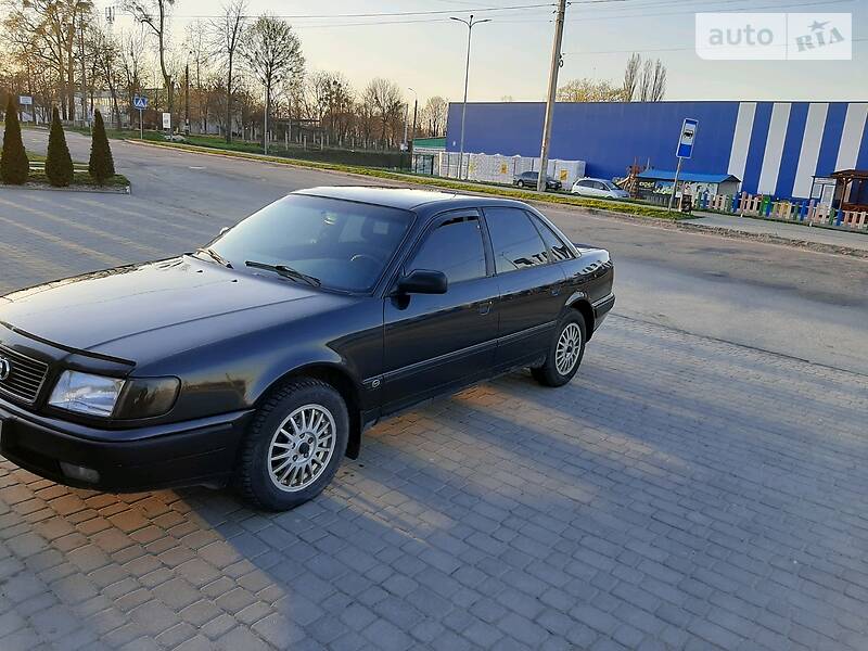 Седан Audi 100 1991 в 