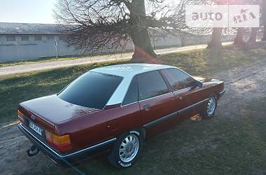 Седан Audi 100 1990 в 