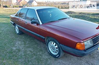 Седан Audi 100 1990 в 