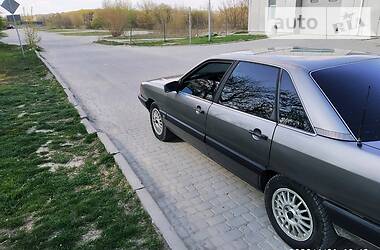 Седан Audi 100 1985 в Чорткове