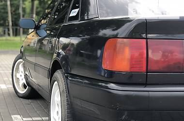 Седан Audi 100 1991 в 
