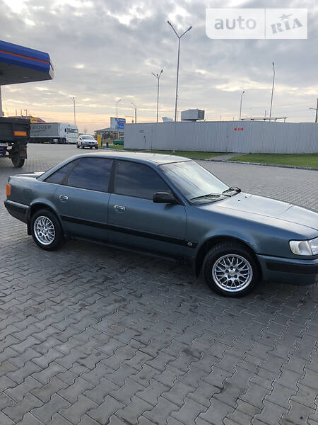 Седан Audi 100 1991 в Луцке