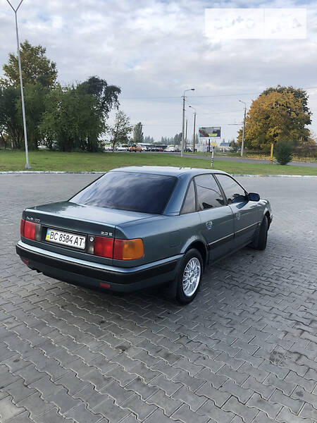 Седан Audi 100 1991 в Луцке