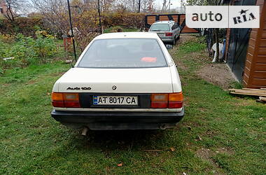 Седан Audi 100 1987 в Тысменице