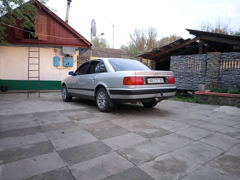 Audi 100