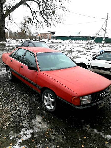 Седан Audi 100 1990 в Сарнах