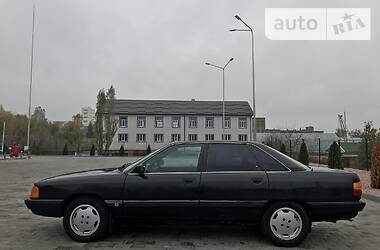 Седан Audi 100 1990 в Виннице