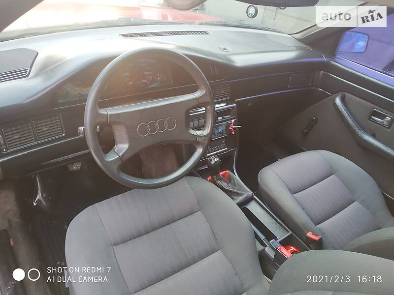 Седан Audi 100 1988 в Черновцах