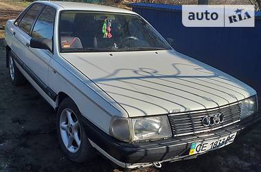Седан Audi 100 1988 в Кельменцах