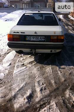 Седан Audi 100 1983 в Черновцах