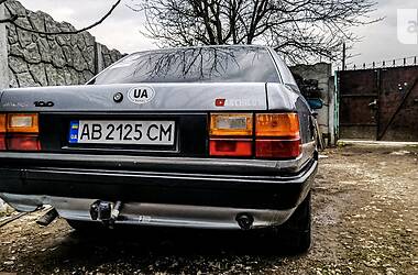 Седан Audi 100 1986 в Виннице