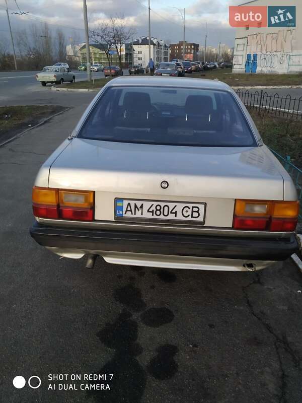 Седан Audi 100 1986 в Киеве