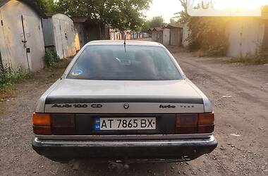Седан Audi 100 1986 в Ивано-Франковске