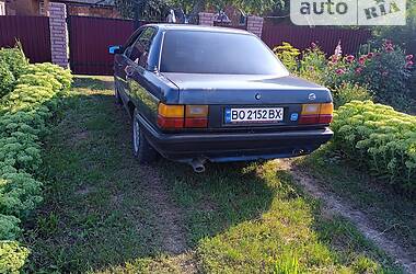 Седан Audi 100 1987 в Борщеве