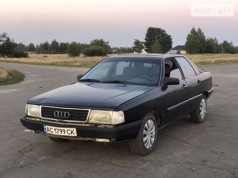 Audi 100