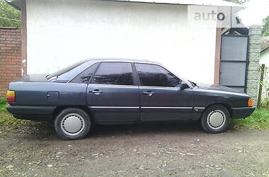 Седан Audi 100 1986 в 