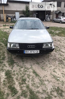Седан Audi 100 1985 в Славуте