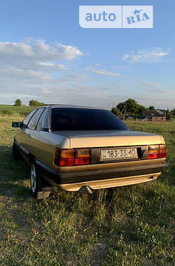 Седан Audi 100 1988 в Кам'янець-Подільському