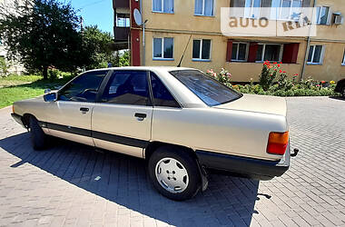 Седан Audi 100 1988 в Шумську