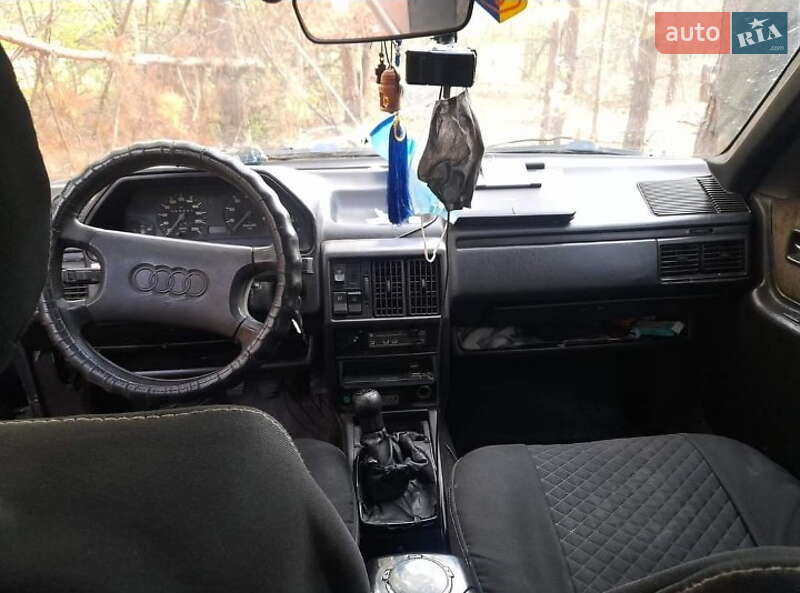 Седан Audi 100 1987 в Чернігові