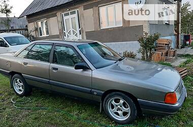 Седан Audi 100 1988 в Чернівцях