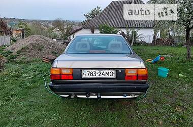 Седан Audi 100 1988 в Чернівцях