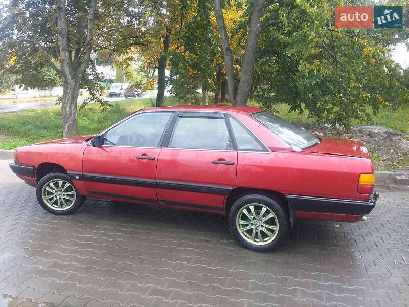 Седан Audi 100 1986 в Шостці