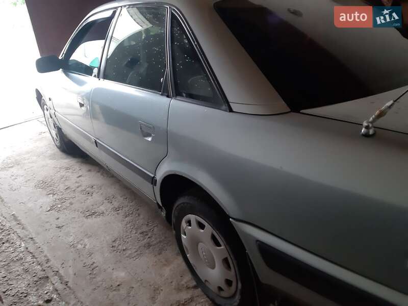 Седан Audi 100 1991 в Чорткове