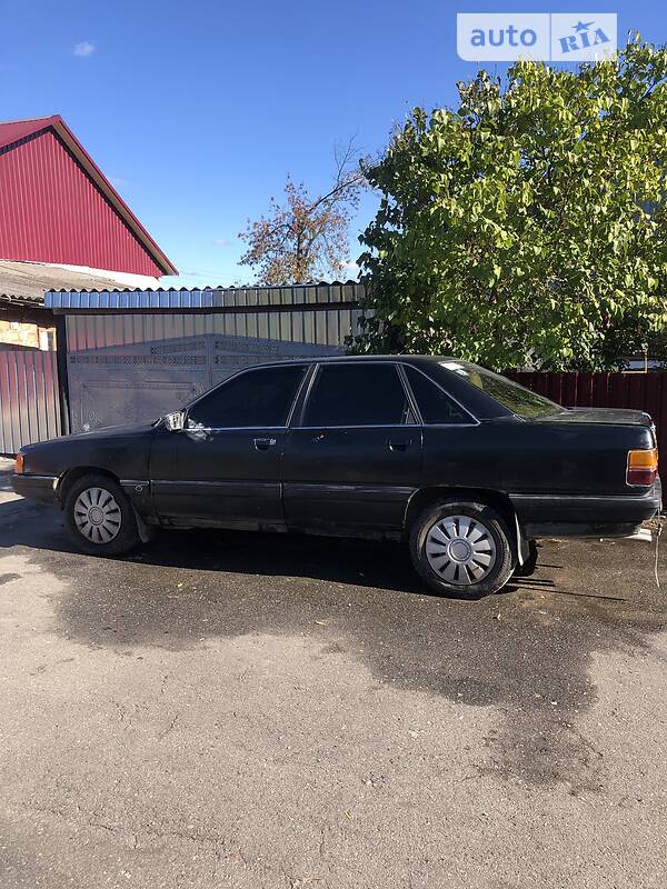 Audi 100