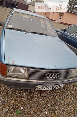 Седан Audi 100 1986 в Виноградові