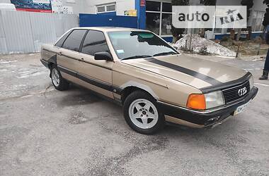 Седан Audi 100 1986 в Хмільнику