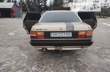 Седан Audi 100 1986 в Хмільнику