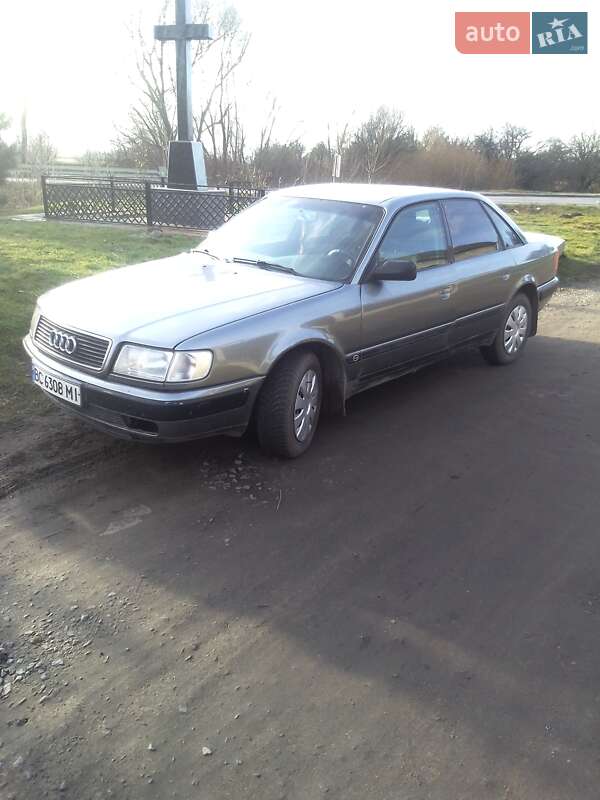 Седан Audi 100 1991 в Жовкве