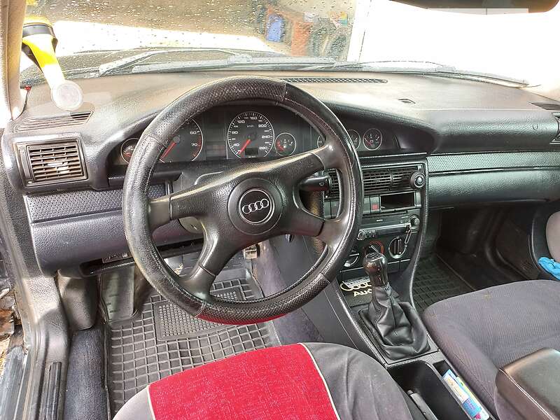 Седан Audi 100 1992 в Городенці