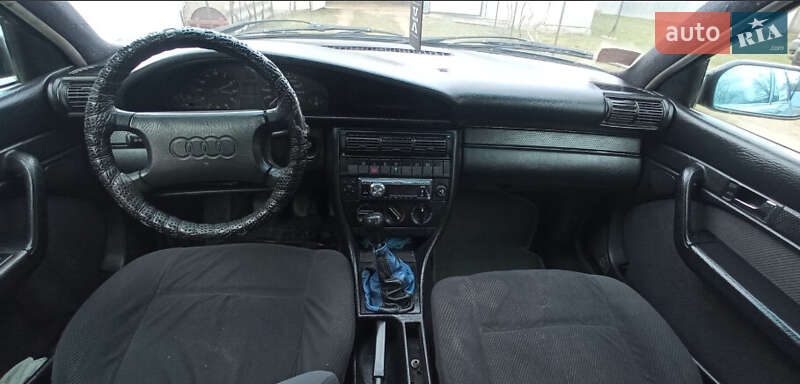 Седан Audi 100 1991 в Вижнице