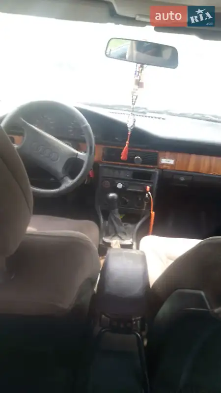 Audi 100