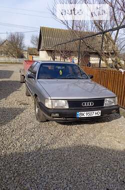Седан Audi 100 1987 в Казатине
