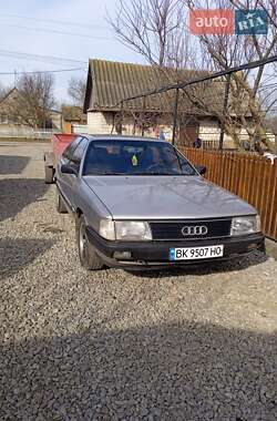 Седан Audi 100 1987 в Казатине