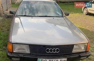 Седан Audi 100 1989 в Самборе