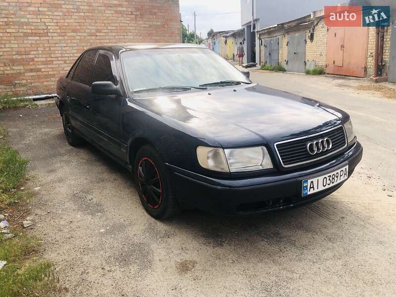 Седан Audi 100 1993 в Буче