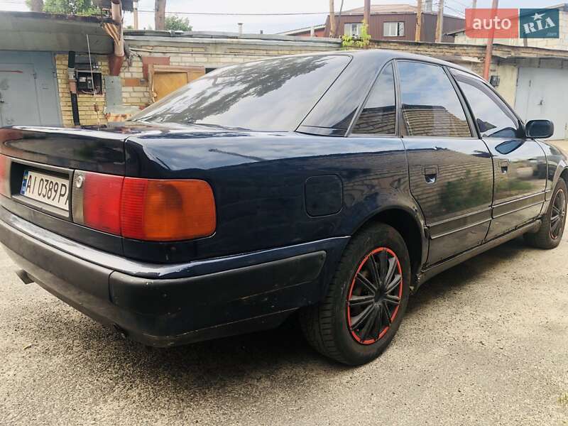 Седан Audi 100 1993 в Буче