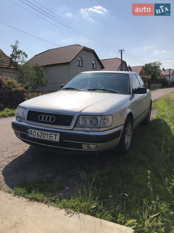 Седан Audi 100 1991 в Мукачево