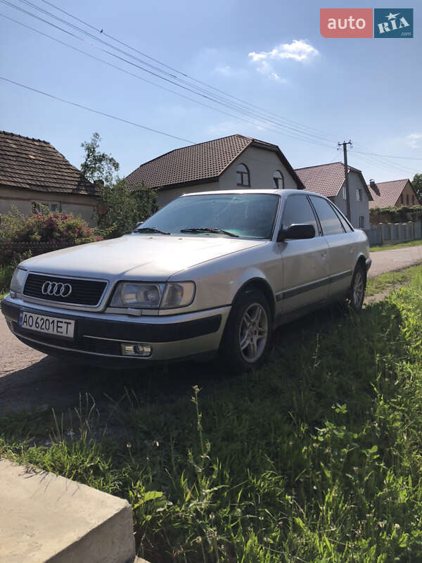 Седан Audi 100 1991 в Мукачево