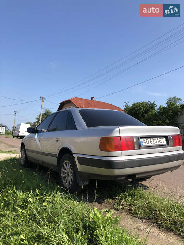 Седан Audi 100 1991 в Мукачево